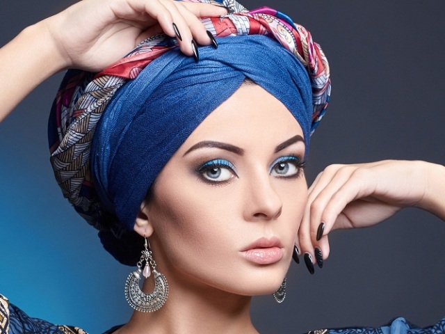 Kako zavijati in privezati turban, turban na glavi: nasveti, opis, fotografija