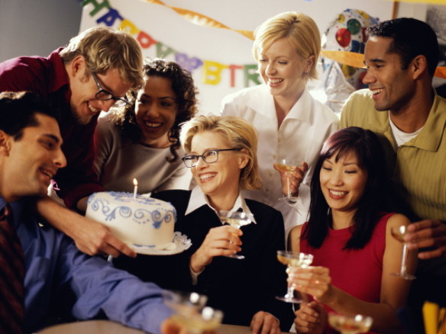 Prediksi gipsi bercanda untuk pesta perusahaan, ulang tahun