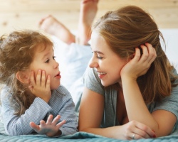 How to answer uncomfortable children's questions: recommendations, options