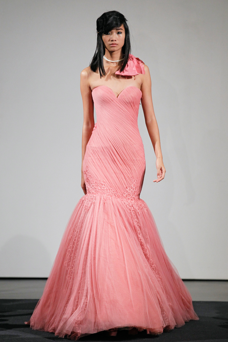 Свадебное платье-русалочка розово-кораллового цвета для невесты