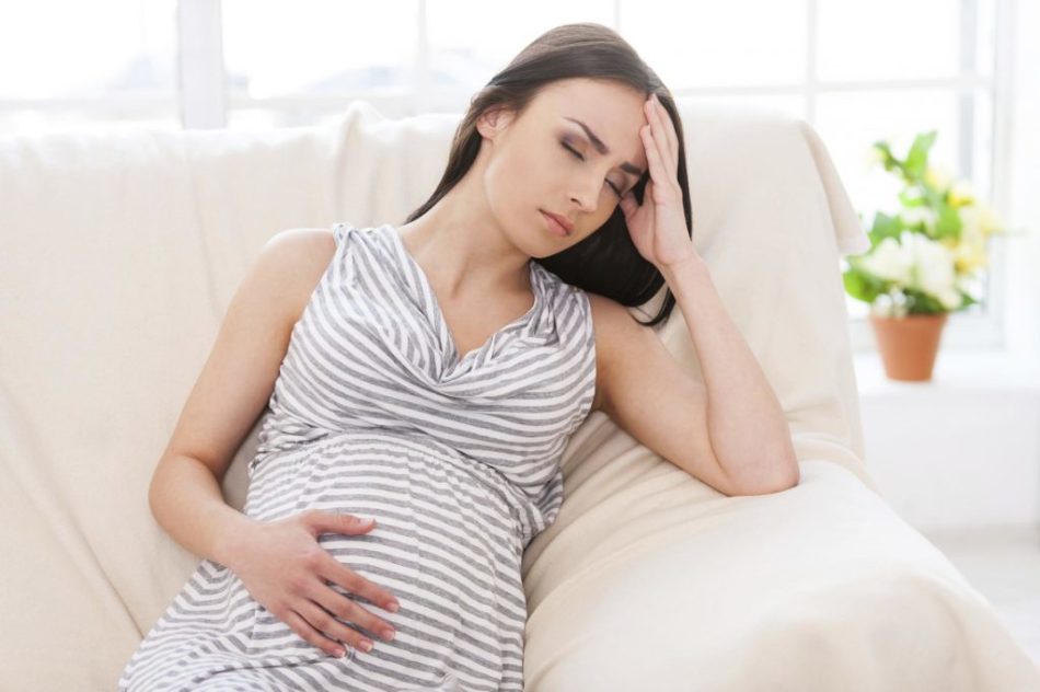 Primary herpes on the lips can cause a poor health of a pregnant woman.