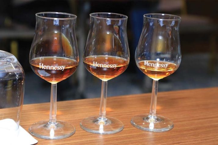 Hennessy - «cognac» de Moonshine avec un zeste d'agrumes et du sucre brûlé