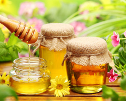 Cara memilih madu alami berkualitas tinggi, madu sel yang baik di toko, di pasaran: rahasia, nuansa. Di mana cara terbaik untuk membeli madu alami? Dokumen apa yang harus saya tanyakan kepada penjual madu? Aditif apa yang jatuh ke dalam madu dan bagaimana mengenalinya?