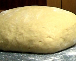 Asso-pâte pour les petits pains sur la levure, le plus délicieux et le plus tendre: les secrets des petits pains de cuisson, comment cuire des méthodes de spar, non paire, crème et bouffée
