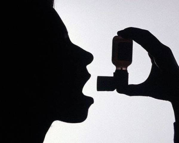 Asthme bronchique chez un adulte: symptômes, signes, causes. Médicaments et régime alimentaire pour l'asthme bronchique chez les adultes