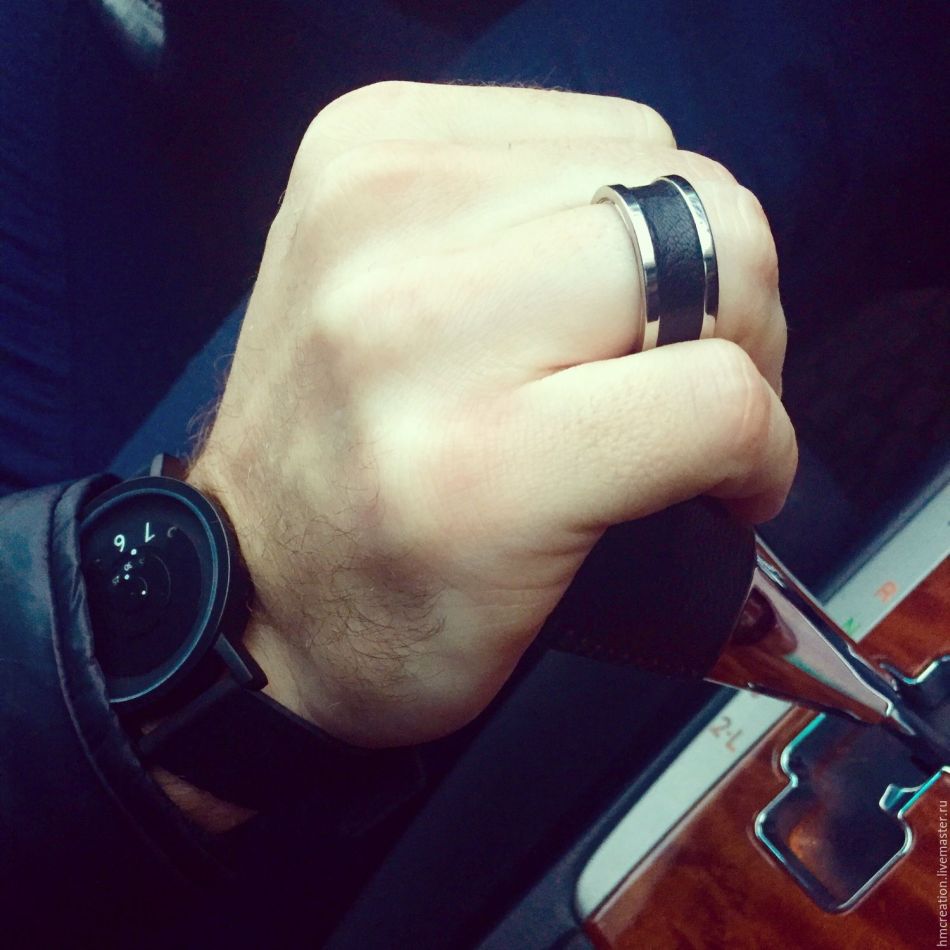 วงแหวนชายสแตนเลสและหนัง