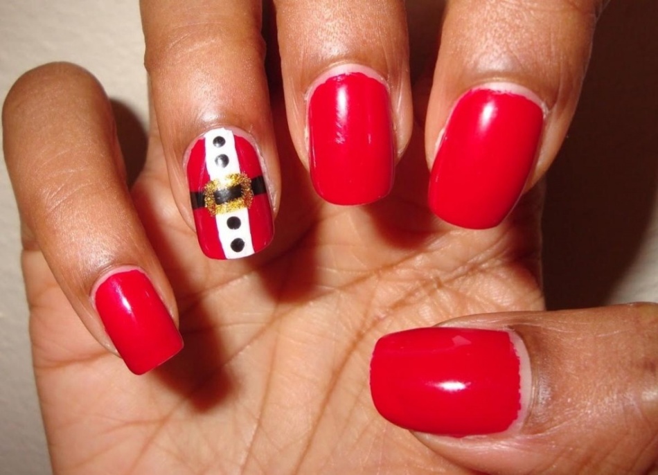 New Year's manicure in red on short and long nails
