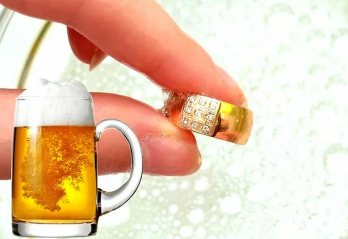 La bière en retard peut être nettoyée avec de l'or