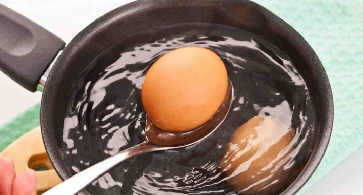 Diplomo iz ječmena je mogoče odstraniti z kuhanim jajcem