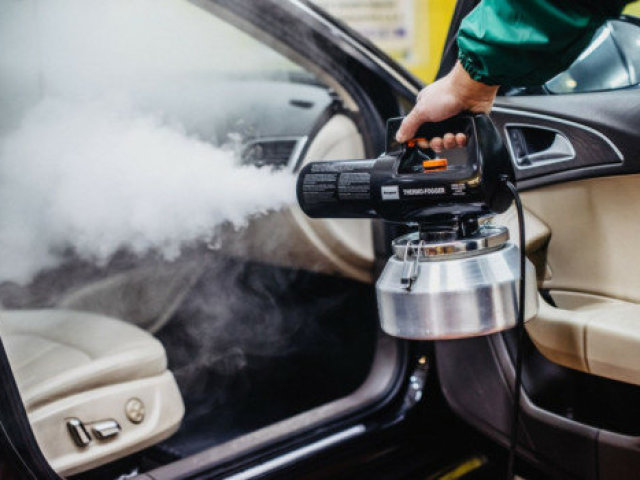 Как убрать неприятный запах из салона и багажника машины?