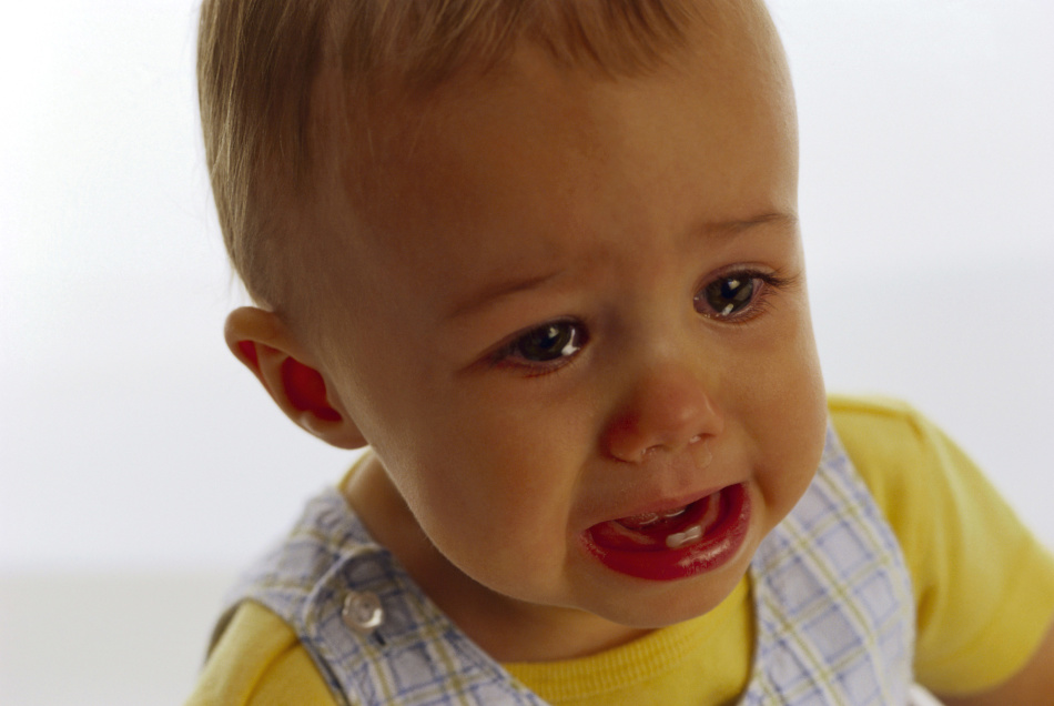 Почему малыш плачет перед тем, как пописать?