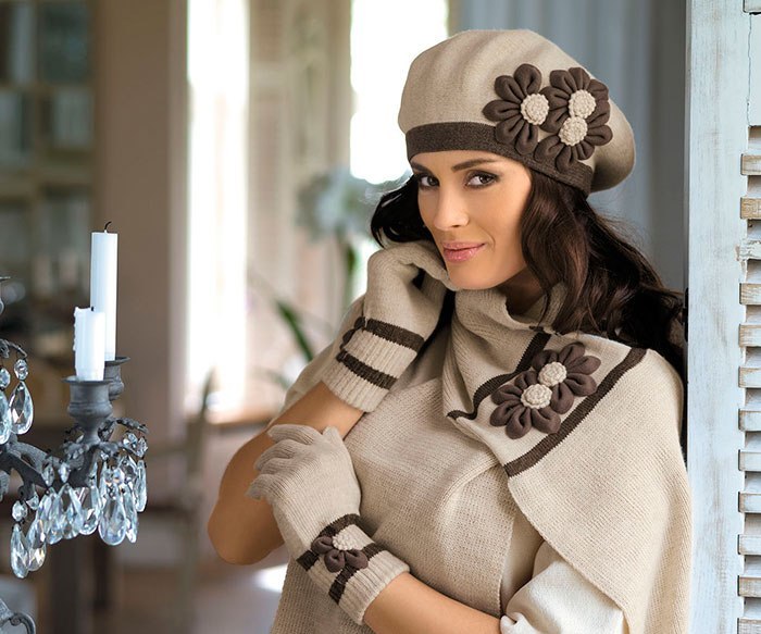 Fashionable models of knitted, fur and felt caps for women - berets