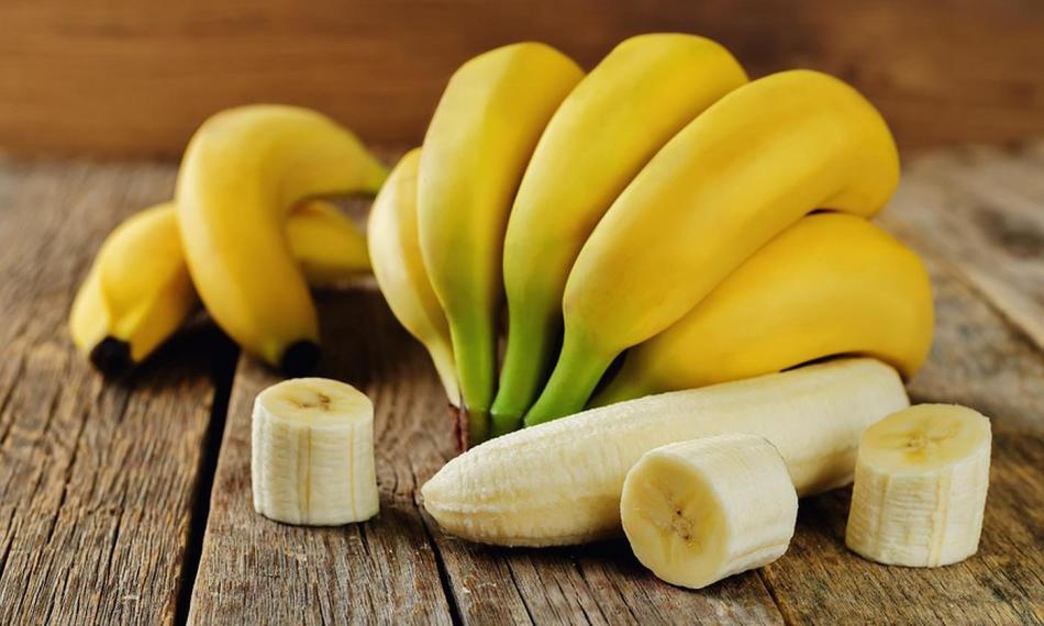A smink eltávolítása a banánszálral tápláló és hatékony eljárás
