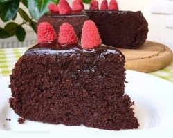 Okusna in preprosta čokoladna torta 