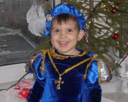 DIY carnival costume for a boy