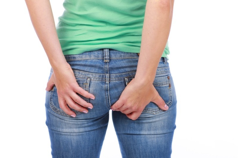 Srbenje v anusu je simptom enterobioze.