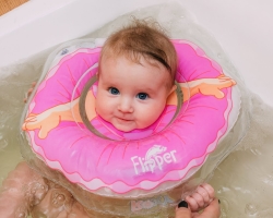 Children's circle to the neck for bathing newborns: benefits and harm, contraindications. When you can bathe a newborn with a circle on the neck, from how many months, how to put a circle on a child, how to buy an inflatable circle for a baby on Aliexpress?