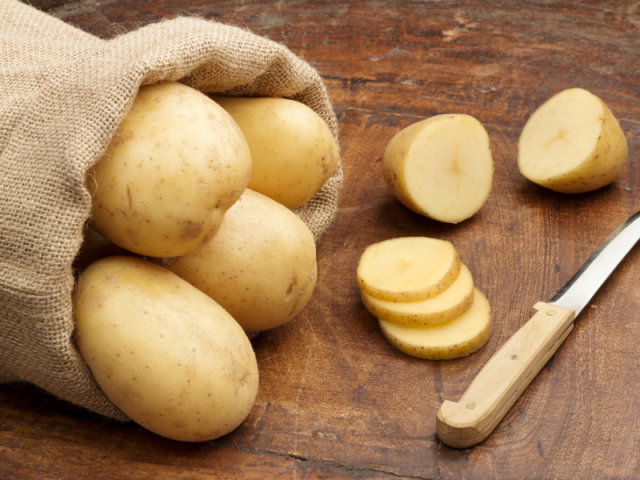 Is it possible to eat raw potatoes - benefits and possible harm