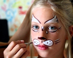 Bagaimana cara menggambar kucing di wajah Anda? Bagaimana cara menggambar moncong anak di wajah?