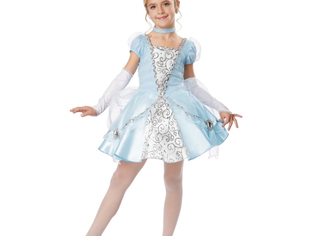 Платье снежинка для девочки крючком: схема и описание. Как связать детское платье снежинка крючком для новогоднего утренника?