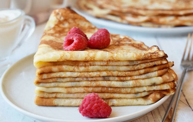 Pudové palacinky na oneskorení, kyslé mlieko s vriacou vodou