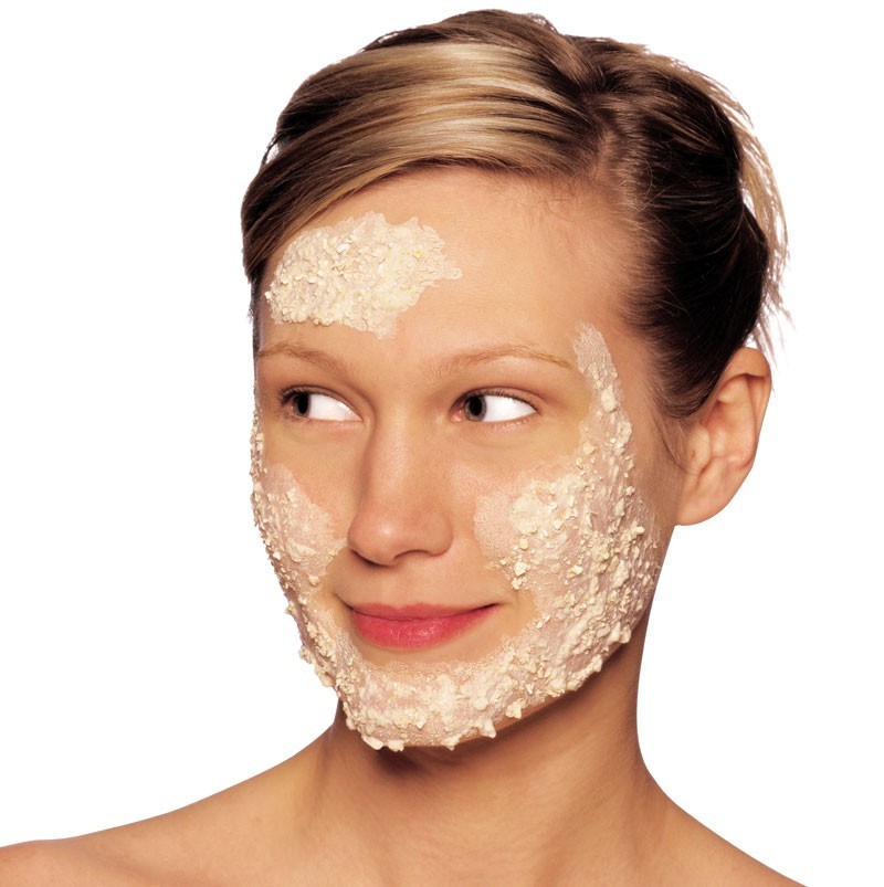 Face mask with oatmeal and banana