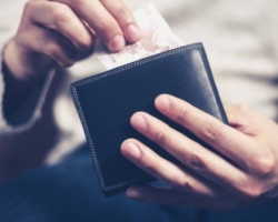 Bagaimana cara melempar dompet lama dengan benar? Tanda dengan dompet tua: Apa yang harus dibuat dari dompet tua?