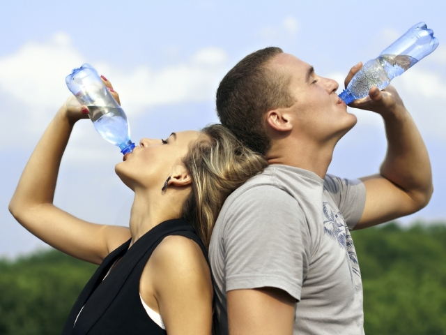 Diet air: Aturan, sifat menguntungkan air, kontraindikasi, diet. Bagaimana cara minum air dengan perut kosong untuk menurunkan berat badan dan berapa?