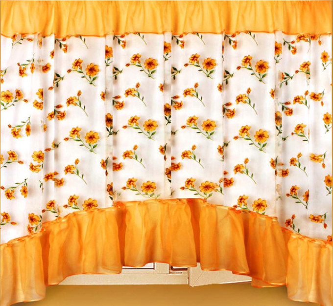 The curtain with frills