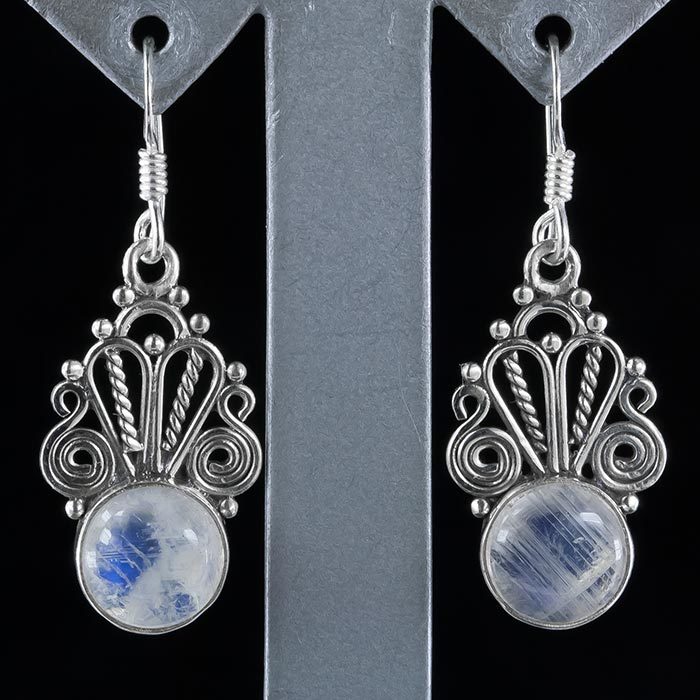 Boucles d'oreilles en argent vintage massives avec une pierre lunaire pour le printemps-2023