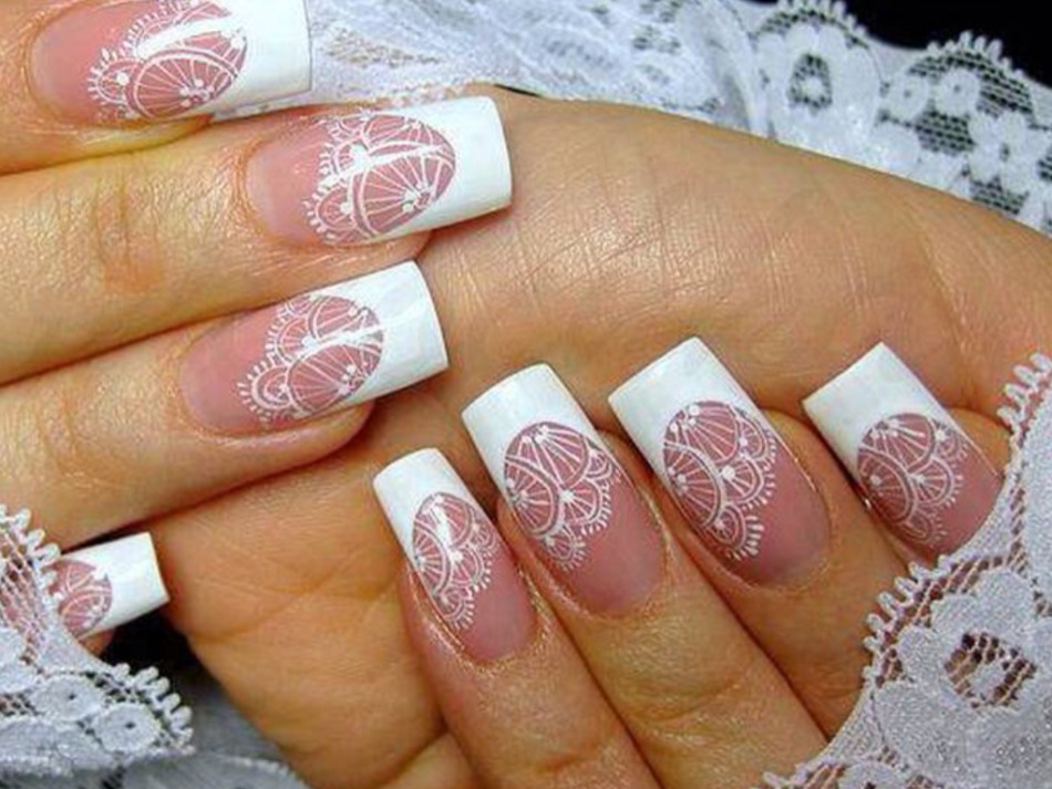 Monelor pattern at a wedding manicure