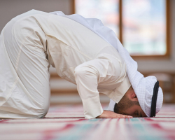 Kako določiti, v katero pot moliti? V katero smer moliti muslimane? Kako določiti položaj ciblah za molitev?