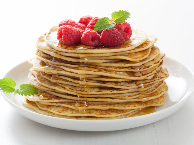 Why are pancakes adhere to a pan and break when turning: reasons, what to do so that pancakes do not stick to a pan? How to fry pancakes so that they do not stick to a frying pan: tips. Pancakes that do not stick to a pan: recipe