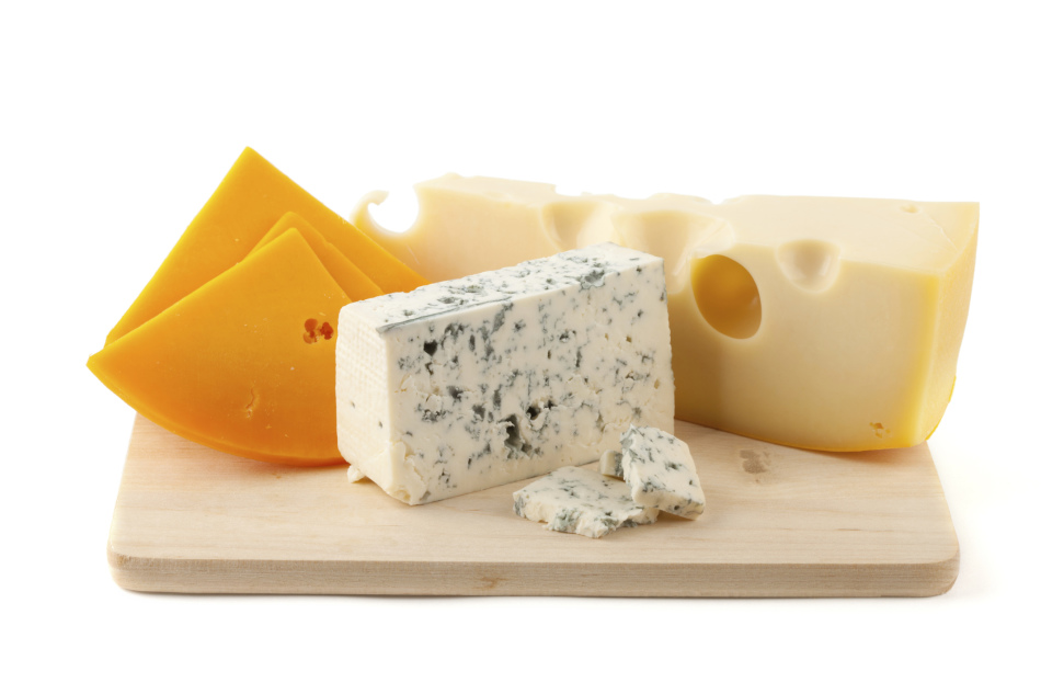 Можно есть сыр вечером. Токсичный сыр. Сыр вреден для фигуры. Сыр ум. Мягкими и молодыми сырами.