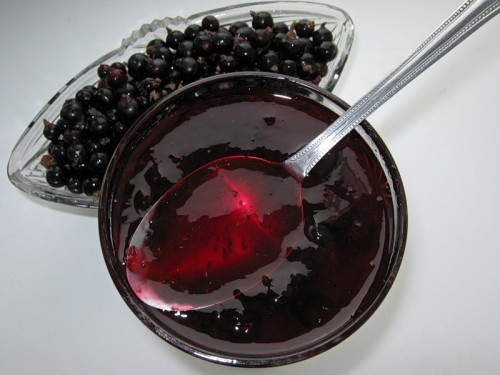 Marmellata densa di ribes.