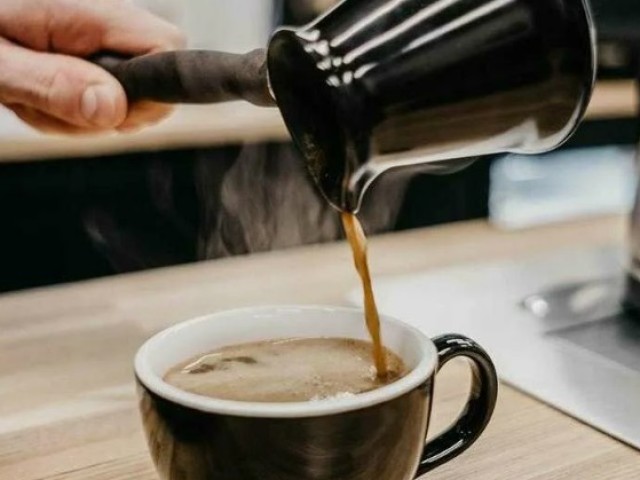 Signos relacionados con el café: por qué derramarse, dispersar, verter