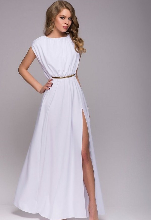 Preprosta bela obleka v grškem slogu bo pomagala ustvariti izvrstno sliko