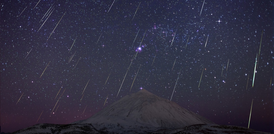 Ciel nocturne au-dessus du volcan teide, tenerife