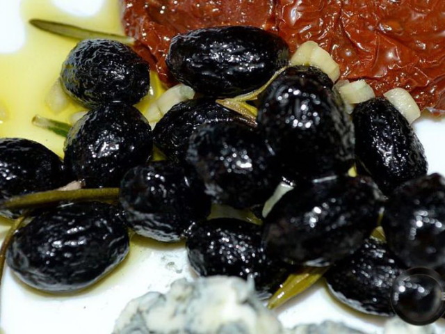 Pickled plums like olives - the best recipes