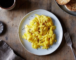 Hogyan kell főzni a tojás screombjait -13 lépés -lépcső -receptek, tippek