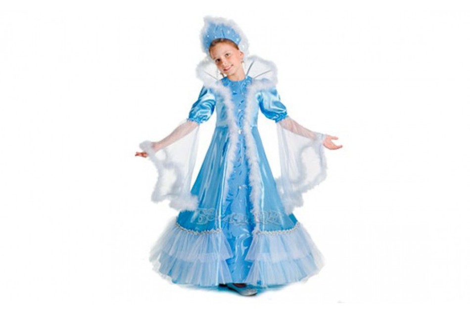 Présentation du costume de la reine des neiges pour la nouvelle année