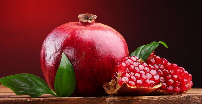 Hogyan lehet kinyomni a gyümölcslevet egy gránátból egy facsaró nélkül: Módszerek
