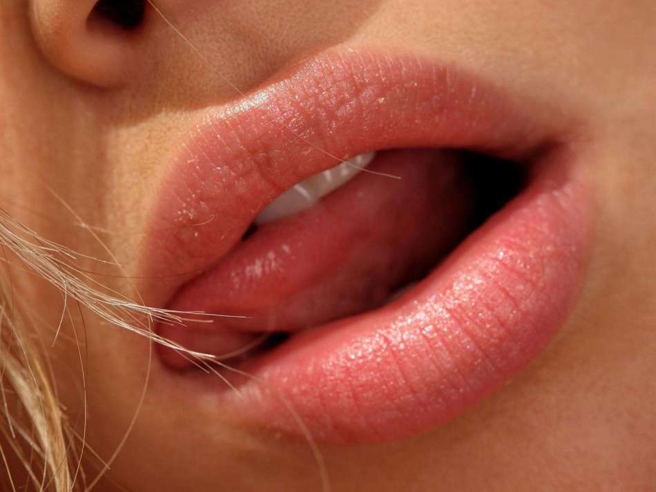К чему обжечь губы: приметы