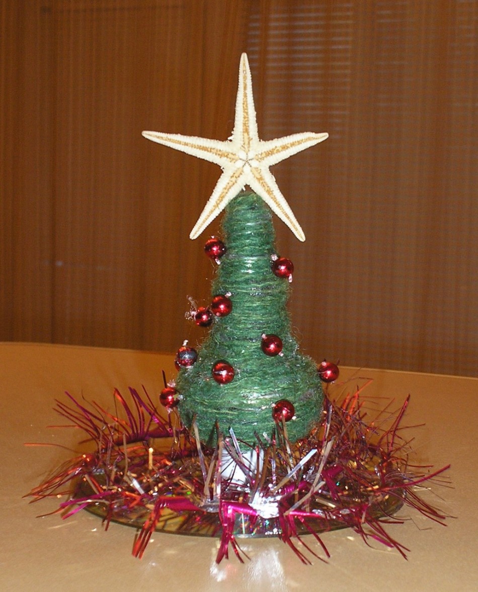 Pohon Natal dari bola lampu