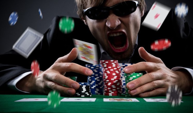Тильт в покере