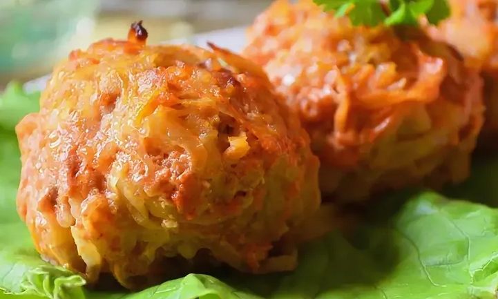 Lazy cabbage rolls with minced meat and egg