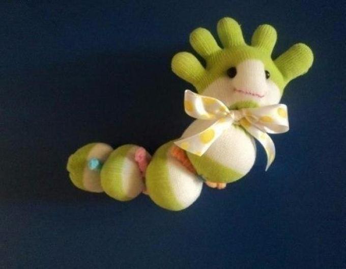 Craft caterpillar from sock with fingers