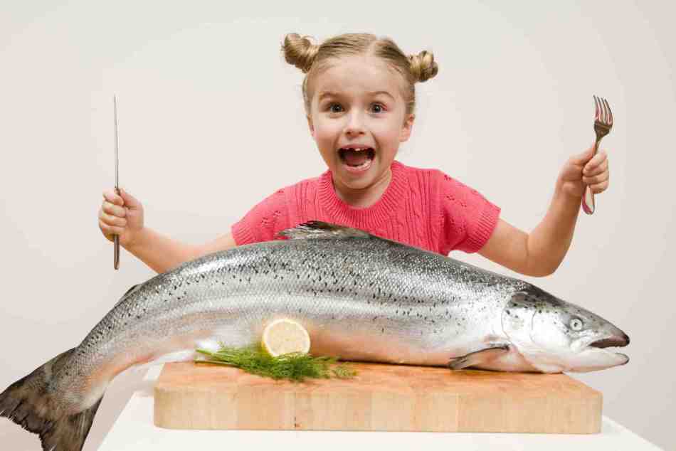 To get the norm of omega - 3, the child should eat fish 5 days a week.