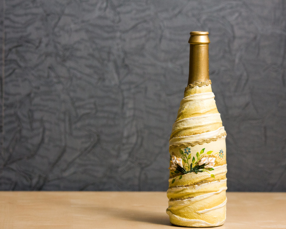 Here is such a solar bottle with decoupage from tights for a woman