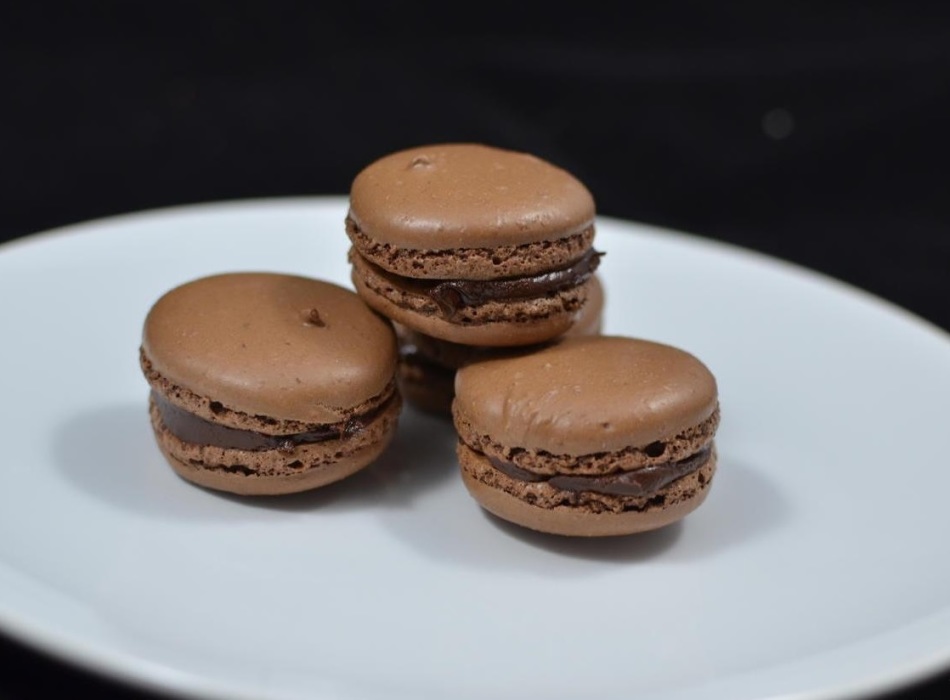 This is how chocolate macaroons look like